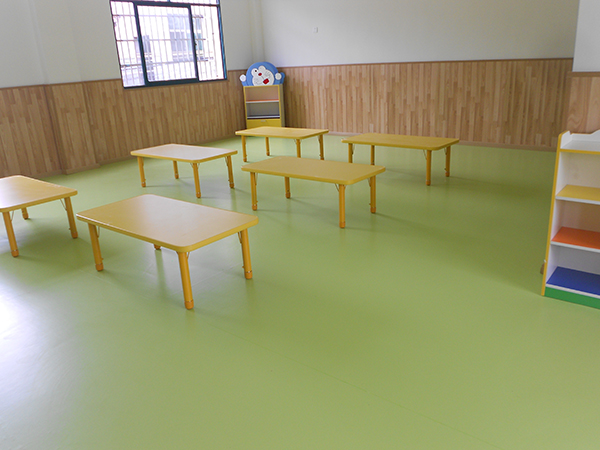 儿童地板